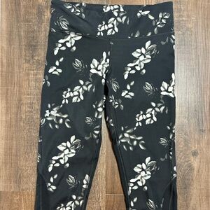 Under Armour Women’s Compression Ankle Leggings | Size M Mid-Rise Performance